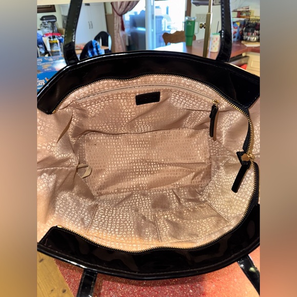 Kate Spade York Harmony Metro Black Patten Leather with perforated Hearts EUC! - Picture 8 of 9